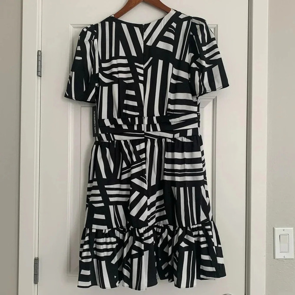 Karl Lagerfeld Short Sleeve Surplice Mini Dress - Size 10 - Black/White - NWT - Picture 7 of 13